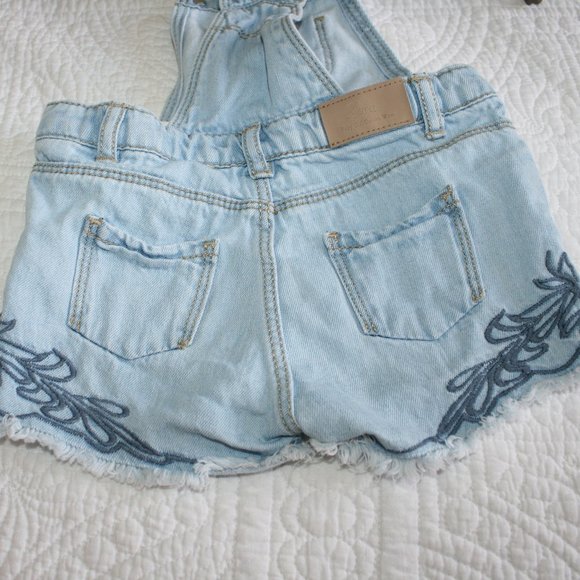 2/$20 Zara baby girl jean overall shorts 9 months - Picture 14 of 16